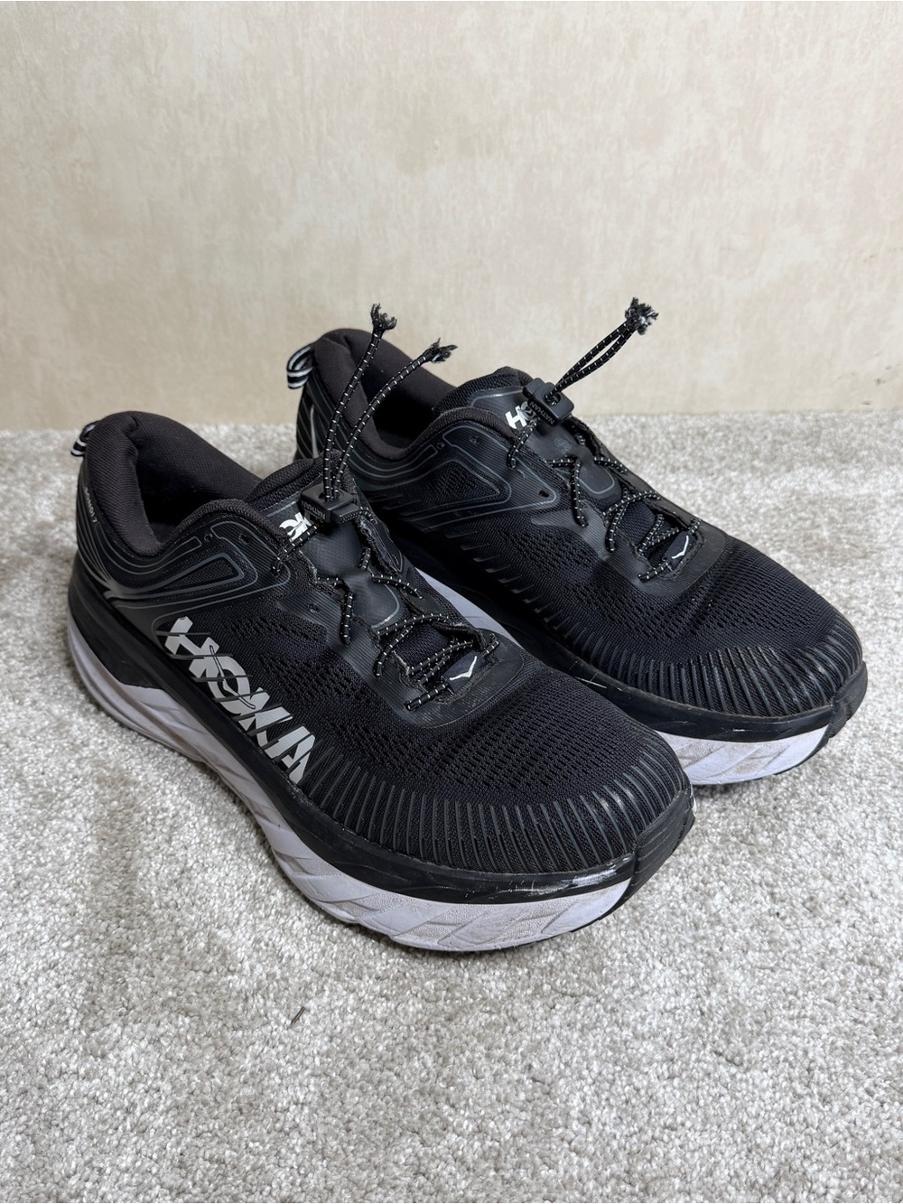 Hoka One One Men’s Bondi 7 Wide Sneakers Shoes Running in Black White 11.5 2E